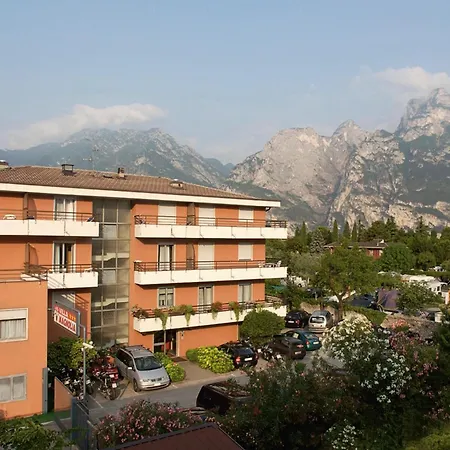Garni Magnolia Torbole Sul Garda